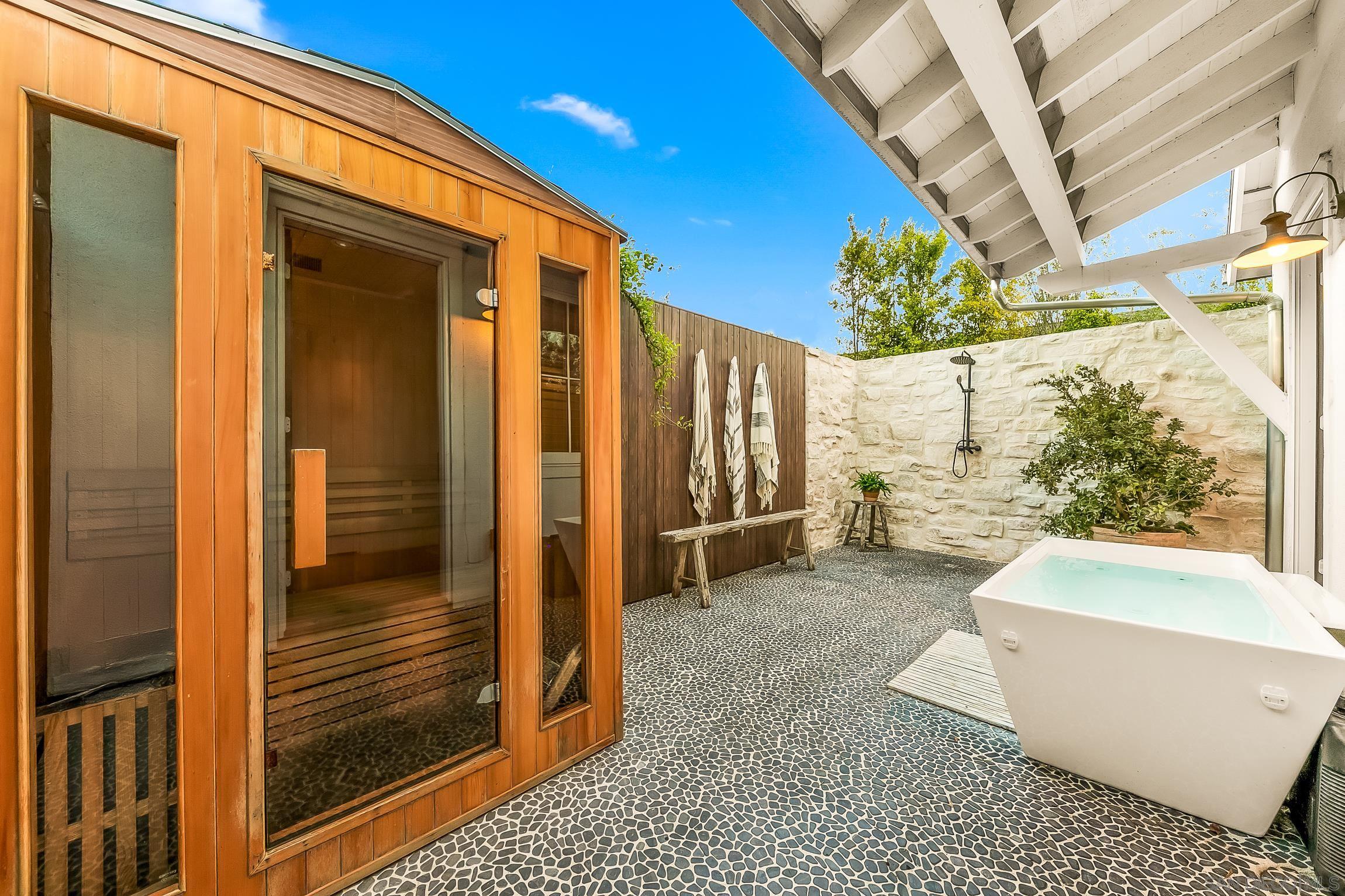 Detail Gallery Image 42 of 74 For 1245  Canton Ct, Encinitas,  CA 92024 - 5 Beds | 4/1 Baths