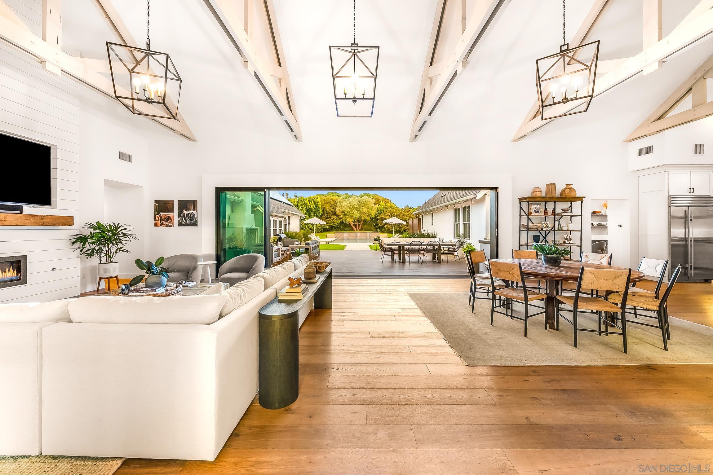 Detail Gallery Image 10 of 74 For 1245  Canton Ct, Encinitas,  CA 92024 - 5 Beds | 4/1 Baths