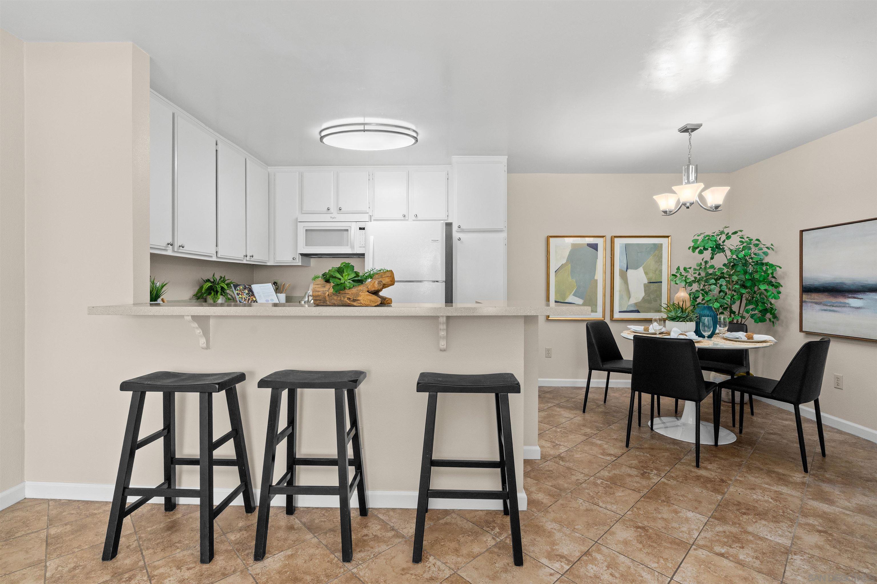 Detail Gallery Image 13 of 57 For 3583  Ruffin Rd  #210,  San Diego,  CA 92123 - 3 Beds | 2 Baths