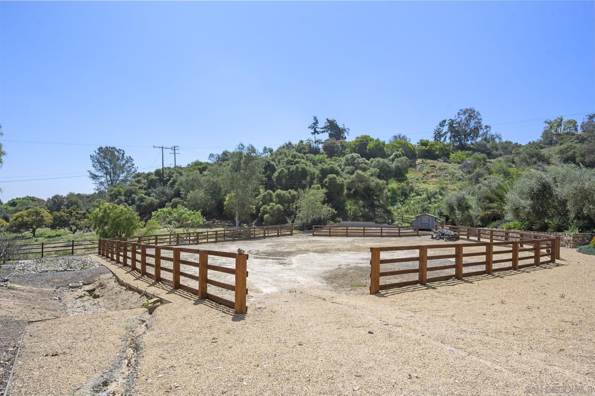 Detail Gallery Image 13 of 23 For 5616  La Sencilla, Rancho Santa Fe,  CA 92067 - 4 Beds | 5/1 Baths