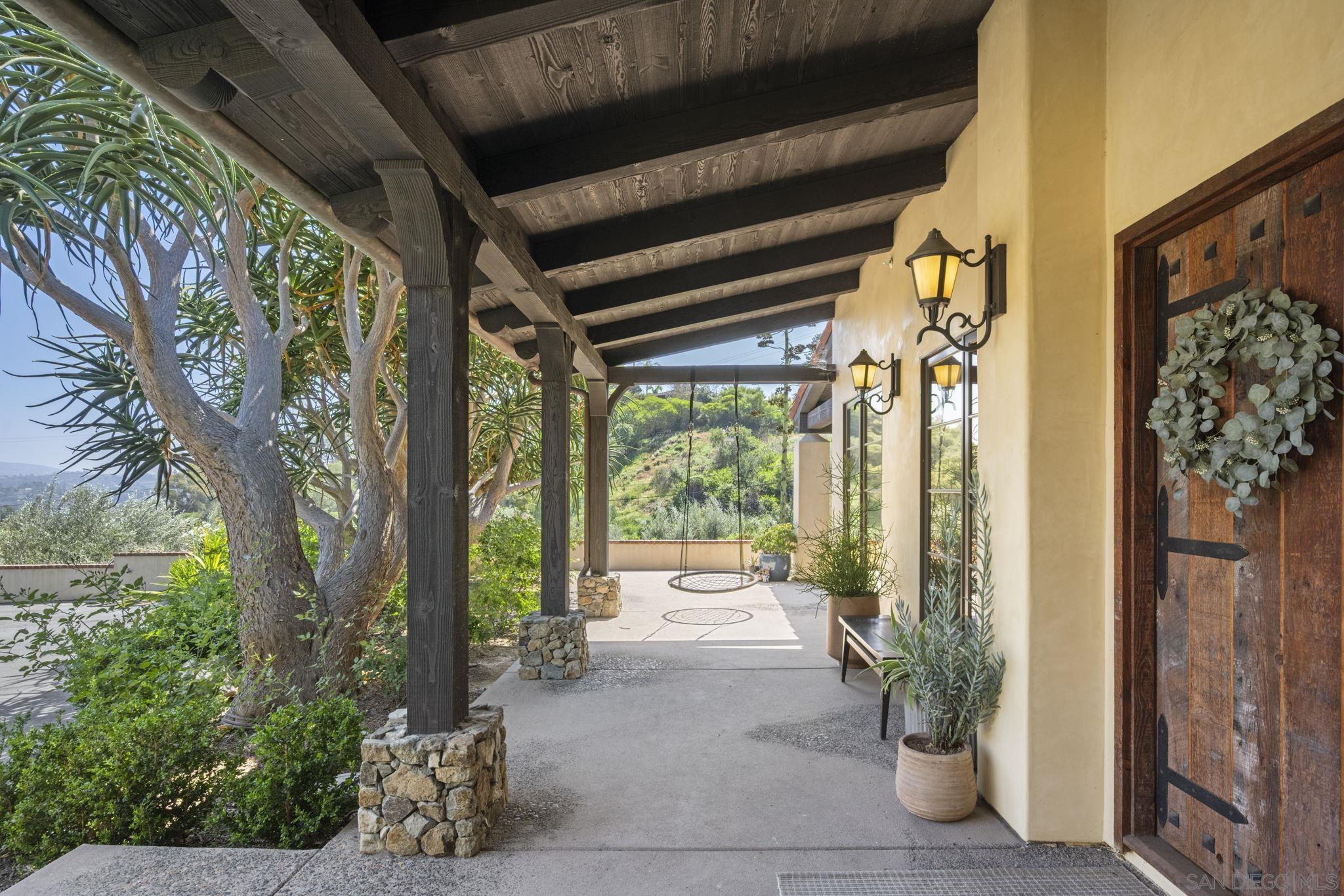 Detail Gallery Image 3 of 23 For 5616  La Sencilla, Rancho Santa Fe,  CA 92067 - 4 Beds | 5/1 Baths