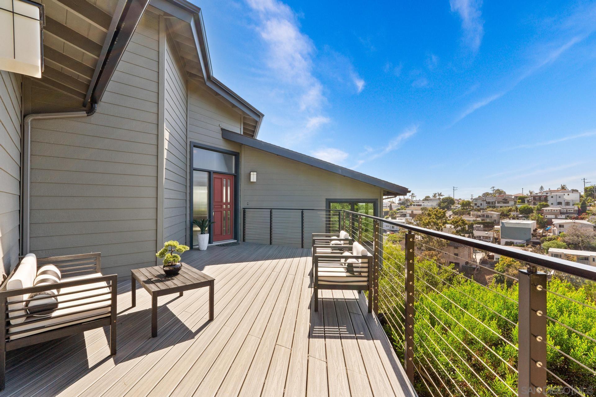 Detail Gallery Image 2 of 22 For 1695  Neale St, San Diego,  CA 92103 - 3 Beds | 2/1 Baths