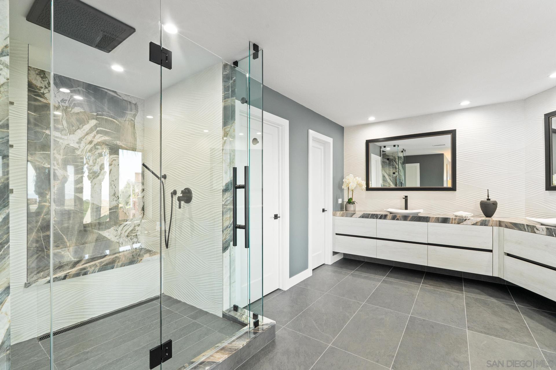 Detail Gallery Image 12 of 22 For 1695  Neale St, San Diego,  CA 92103 - 3 Beds | 2/1 Baths