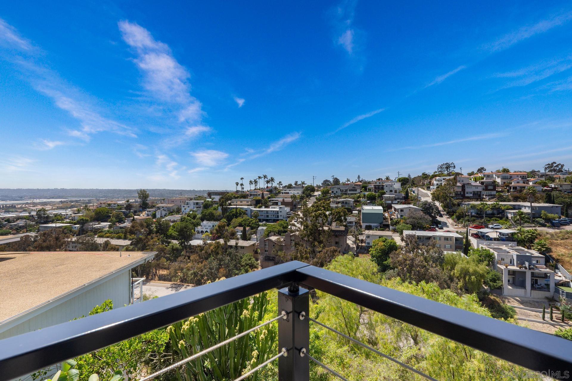 Detail Gallery Image 13 of 22 For 1695  Neale St, San Diego,  CA 92103 - 3 Beds | 2/1 Baths