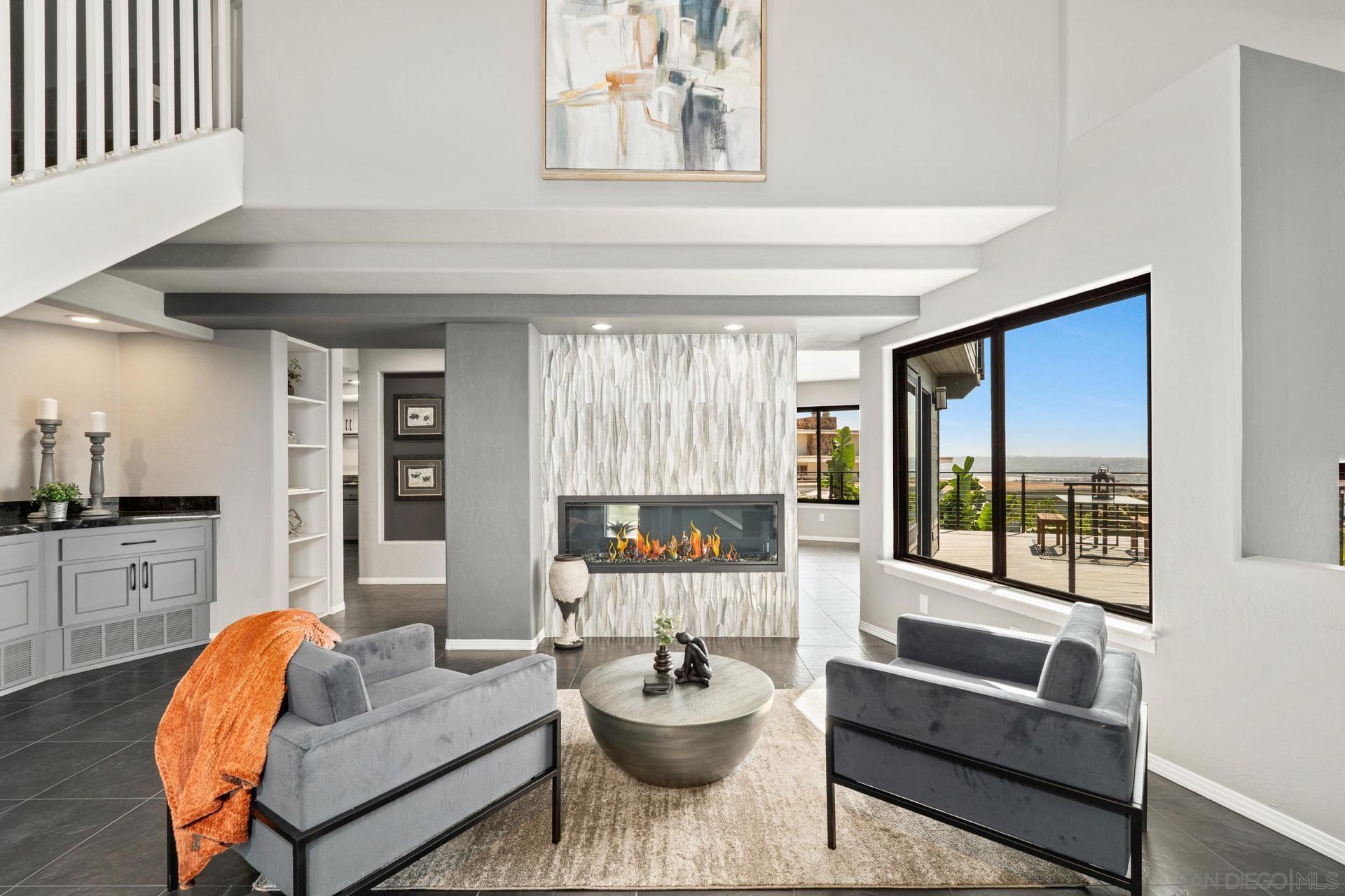 Detail Gallery Image 3 of 22 For 1695  Neale St, San Diego,  CA 92103 - 3 Beds | 2/1 Baths