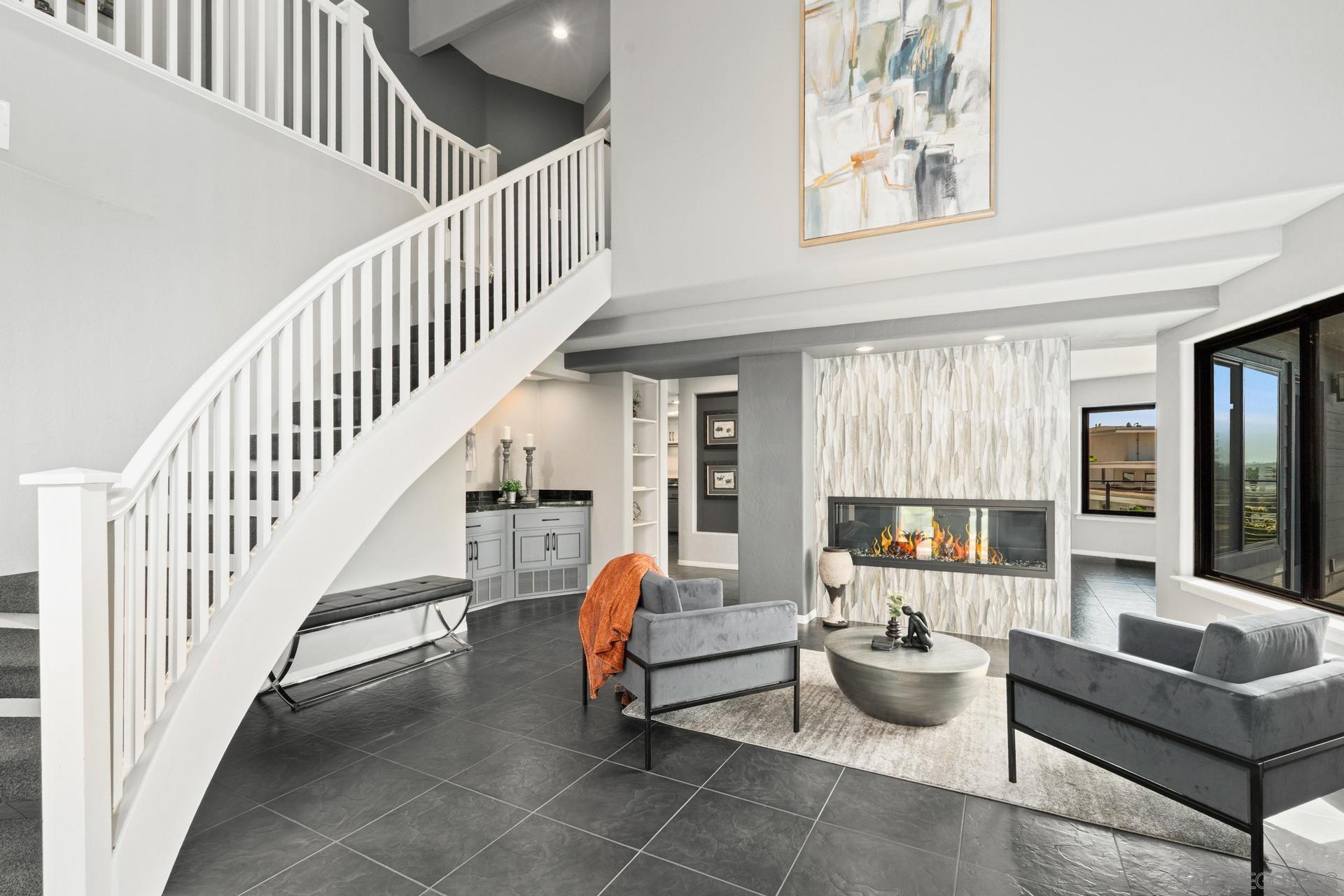 Detail Gallery Image 4 of 22 For 1695  Neale St, San Diego,  CA 92103 - 3 Beds | 2/1 Baths