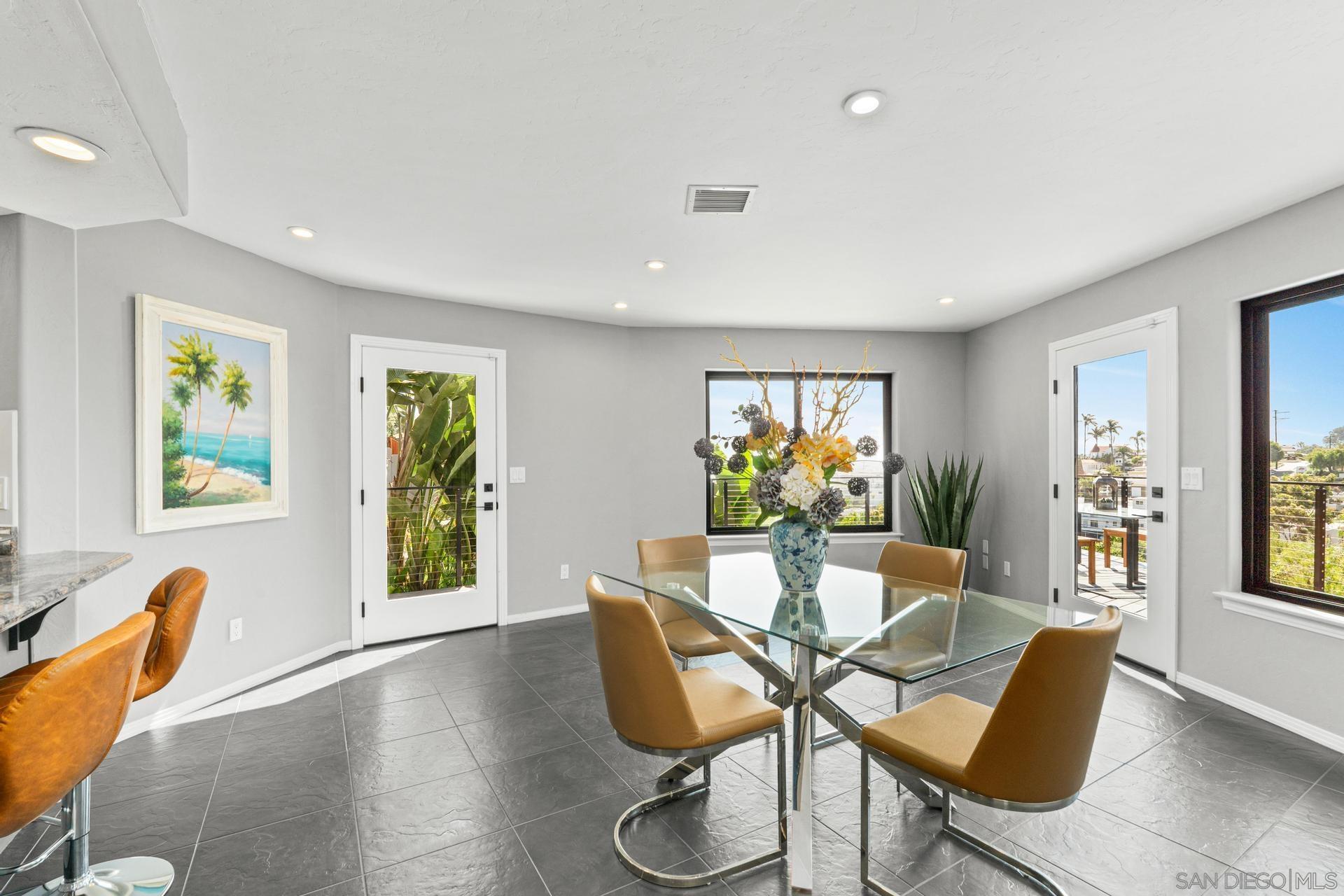 Detail Gallery Image 7 of 22 For 1695  Neale St, San Diego,  CA 92103 - 3 Beds | 2/1 Baths