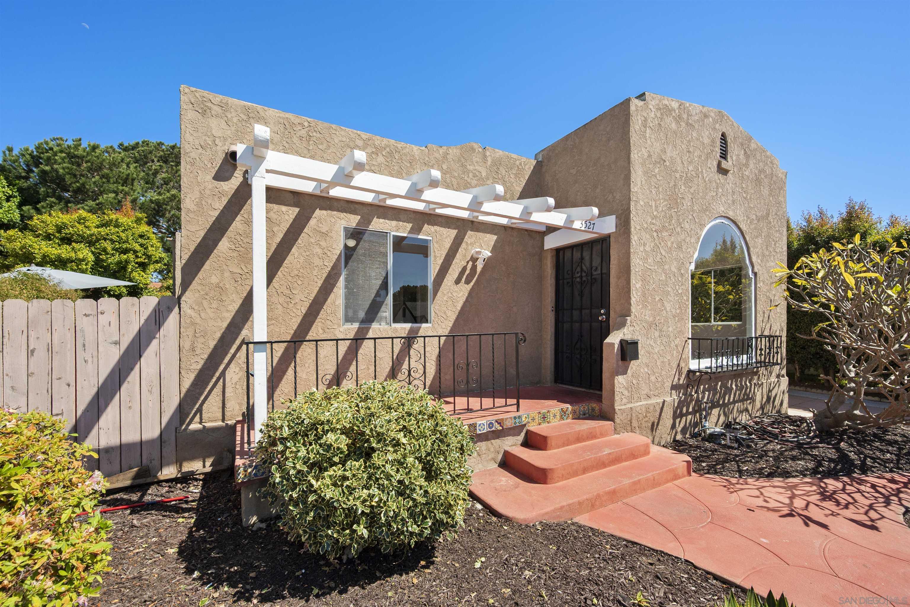 Detail Gallery Image 2 of 57 For 3527  Mississippi St, San Diego,  CA 92104 - 3 Beds | 1 Baths