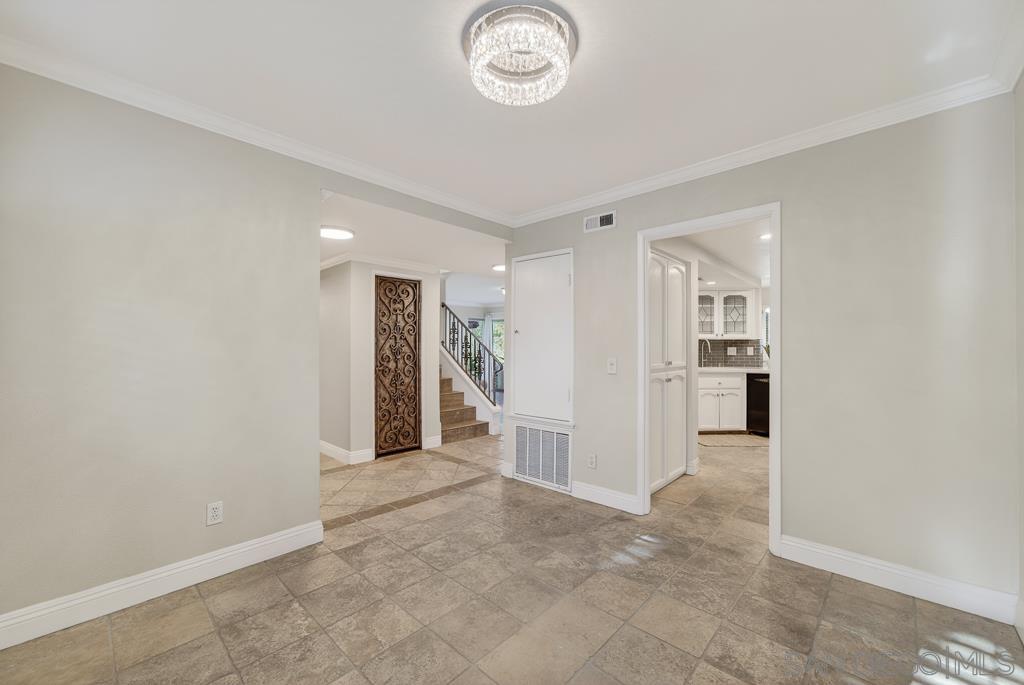 Detail Gallery Image 11 of 69 For 12242  Paseo Lucido  B, San Diego,  CA 92128 - 4 Beds | 3 Baths