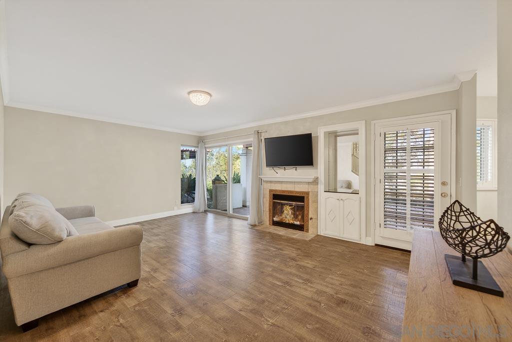 Detail Gallery Image 15 of 69 For 12242  Paseo Lucido  B, San Diego,  CA 92128 - 4 Beds | 3 Baths