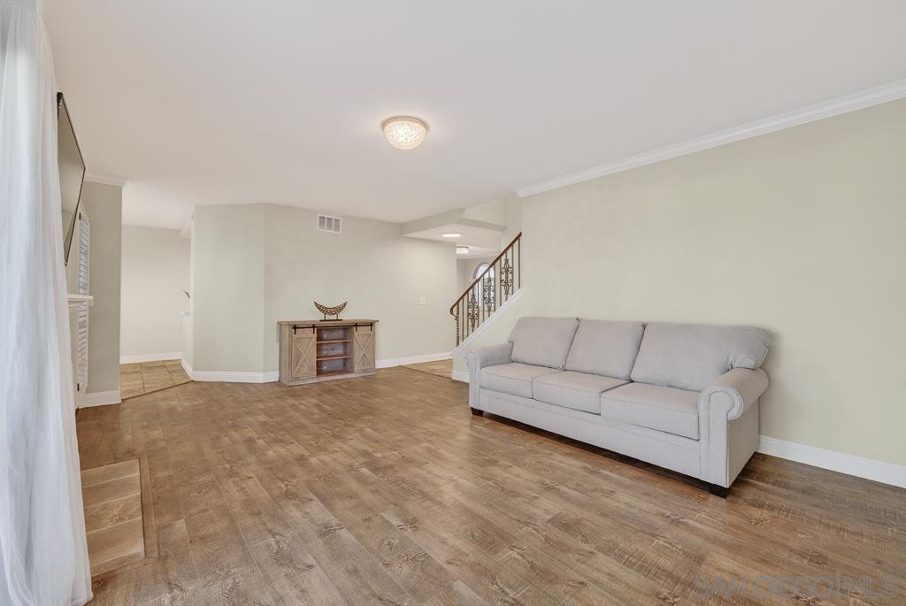 Detail Gallery Image 16 of 69 For 12242  Paseo Lucido  B, San Diego,  CA 92128 - 4 Beds | 3 Baths