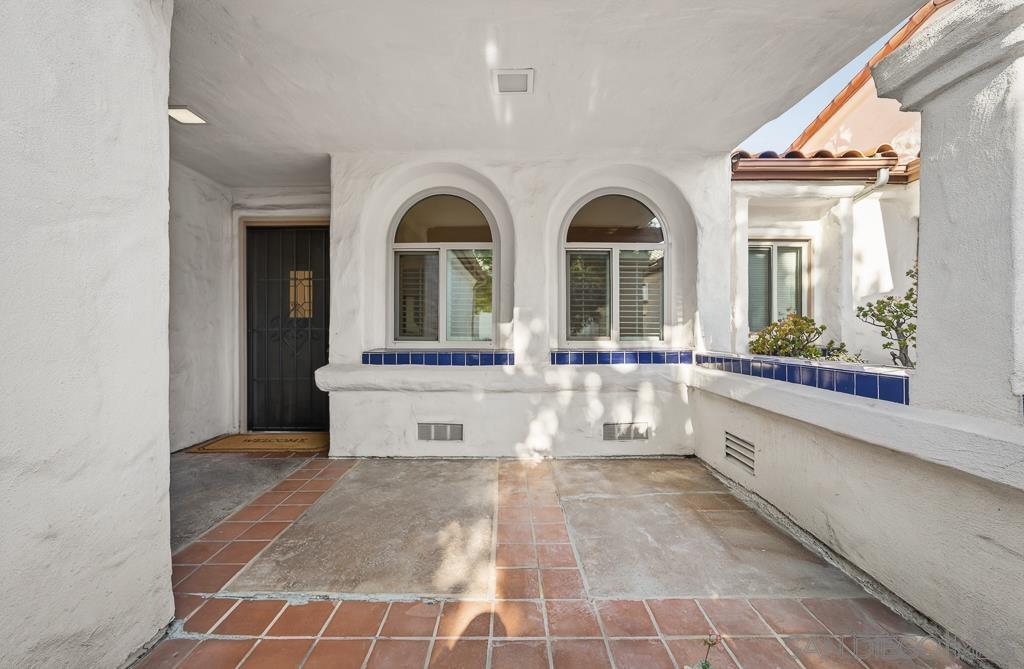 Detail Gallery Image 5 of 69 For 12242  Paseo Lucido  B, San Diego,  CA 92128 - 4 Beds | 3 Baths