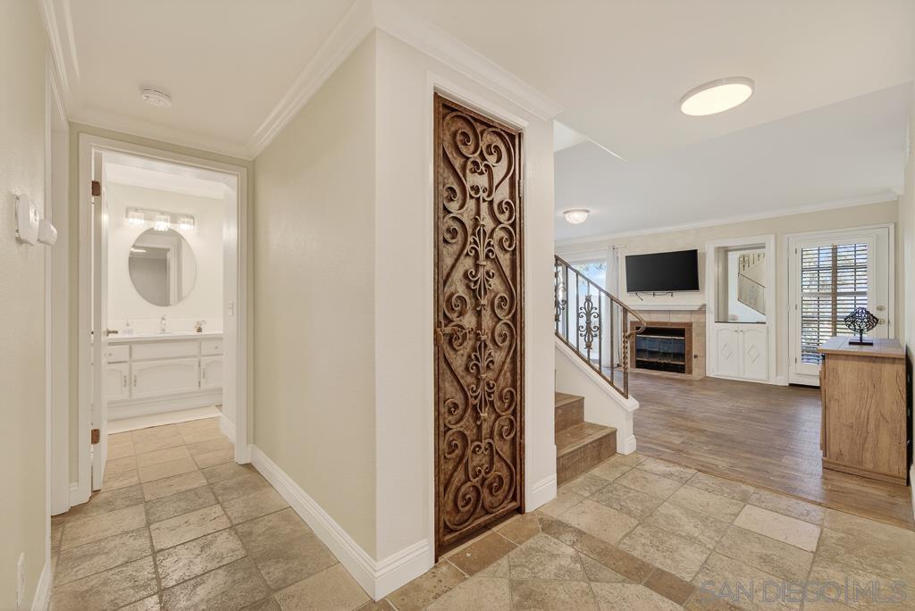 Detail Gallery Image 7 of 69 For 12242  Paseo Lucido  B, San Diego,  CA 92128 - 4 Beds | 3 Baths