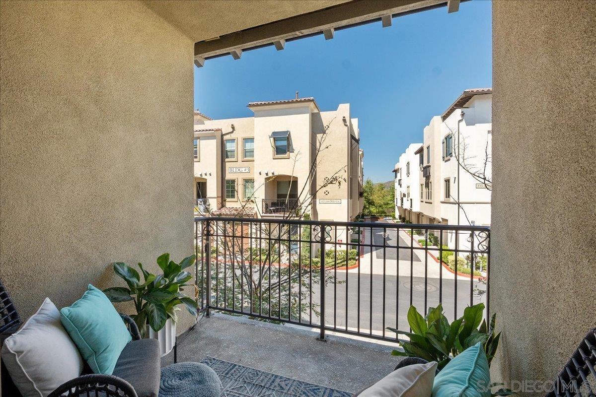 Detail Gallery Image 12 of 45 For 328  Paddle Ct, Santee,  CA 92071 - 3 Beds | 2/2 Baths