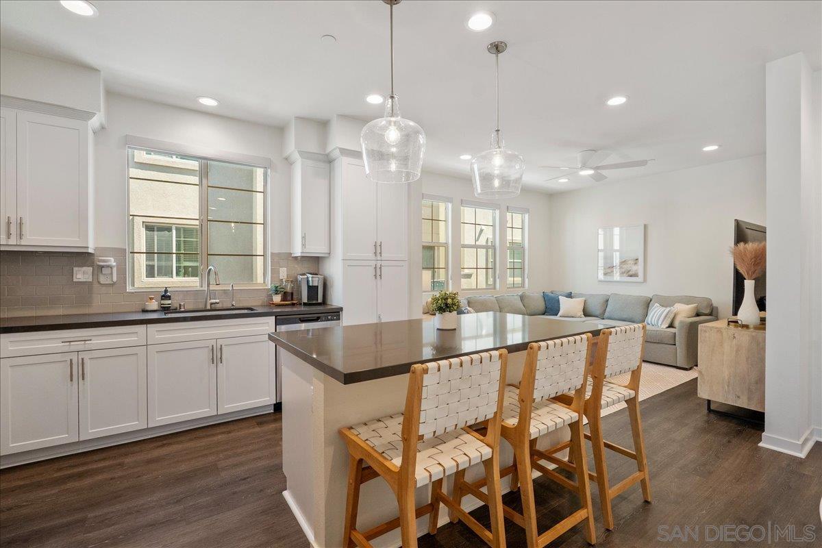 Detail Gallery Image 14 of 45 For 328  Paddle Ct, Santee,  CA 92071 - 3 Beds | 2/2 Baths