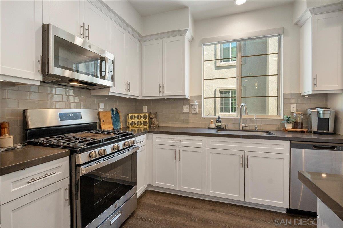 Detail Gallery Image 15 of 45 For 328  Paddle Ct, Santee,  CA 92071 - 3 Beds | 2/2 Baths