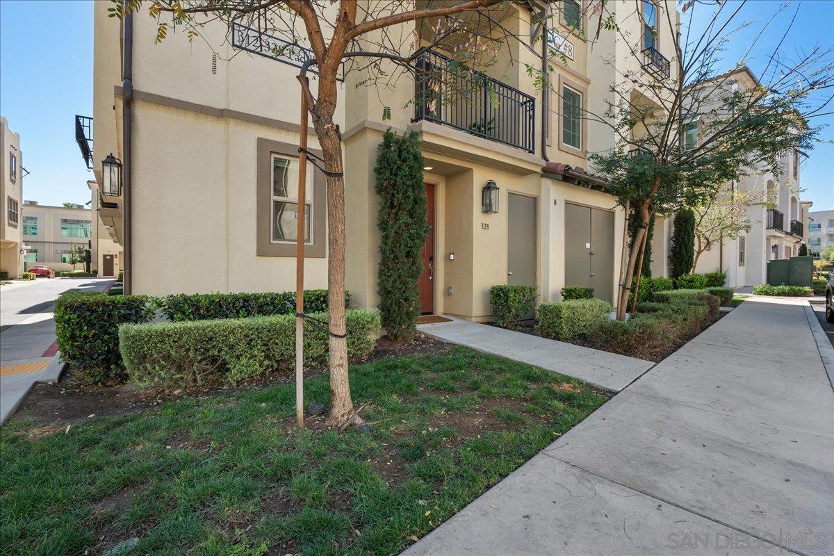 Detail Gallery Image 3 of 45 For 328  Paddle Ct, Santee,  CA 92071 - 3 Beds | 2/2 Baths