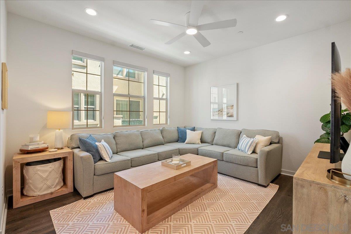 Detail Gallery Image 22 of 45 For 328  Paddle Ct, Santee,  CA 92071 - 3 Beds | 2/2 Baths