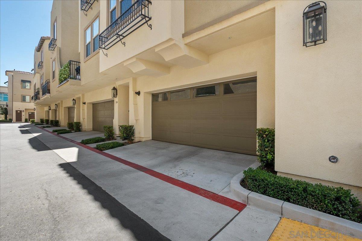 Detail Gallery Image 5 of 45 For 328  Paddle Ct, Santee,  CA 92071 - 3 Beds | 2/2 Baths