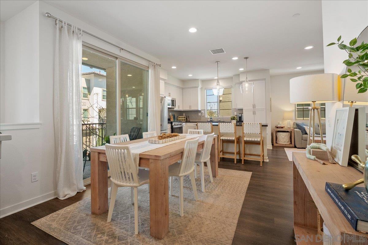 Detail Gallery Image 10 of 45 For 328  Paddle Ct, Santee,  CA 92071 - 3 Beds | 2/2 Baths