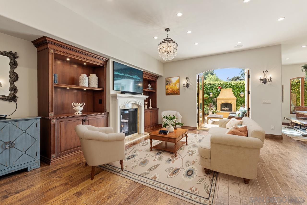 Detail Gallery Image 12 of 75 For 7964  Prospect Place, La Jolla,  CA 92037 - 5 Beds | 3/1 Baths