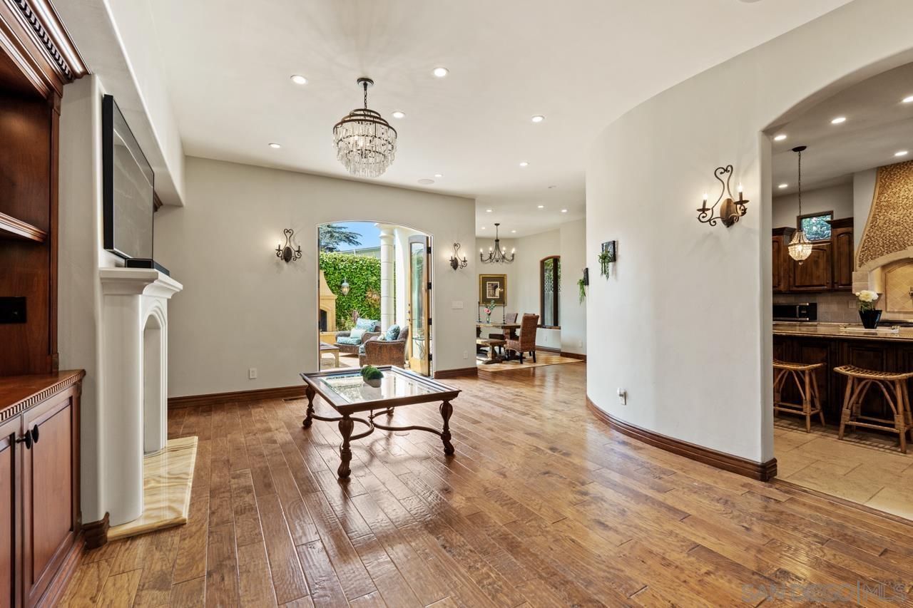 Detail Gallery Image 13 of 75 For 7964  Prospect Place, La Jolla,  CA 92037 - 5 Beds | 3/1 Baths