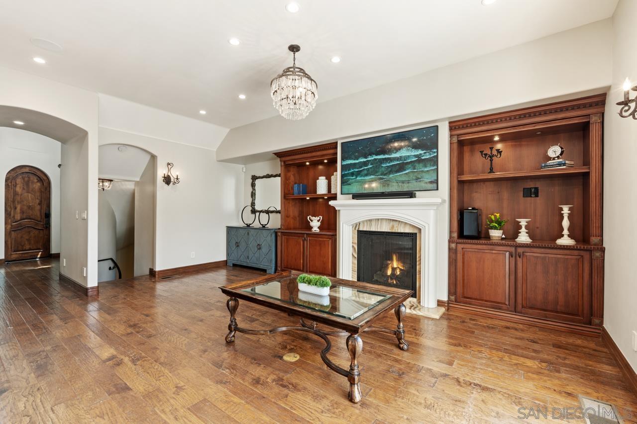 Detail Gallery Image 16 of 75 For 7964  Prospect Place, La Jolla,  CA 92037 - 5 Beds | 3/1 Baths