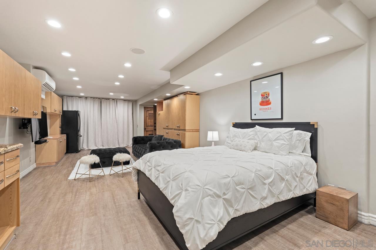 Detail Gallery Image 47 of 75 For 7964  Prospect Place, La Jolla,  CA 92037 - 5 Beds | 3/1 Baths