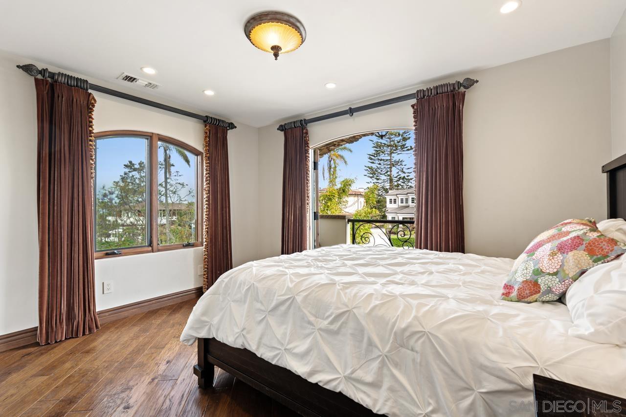 Detail Gallery Image 58 of 75 For 7964  Prospect Place, La Jolla,  CA 92037 - 5 Beds | 3/1 Baths