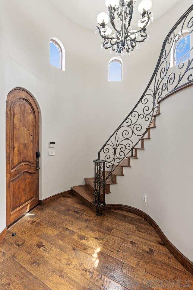 Detail Gallery Image 8 of 75 For 7964  Prospect Place, La Jolla,  CA 92037 - 5 Beds | 3/1 Baths