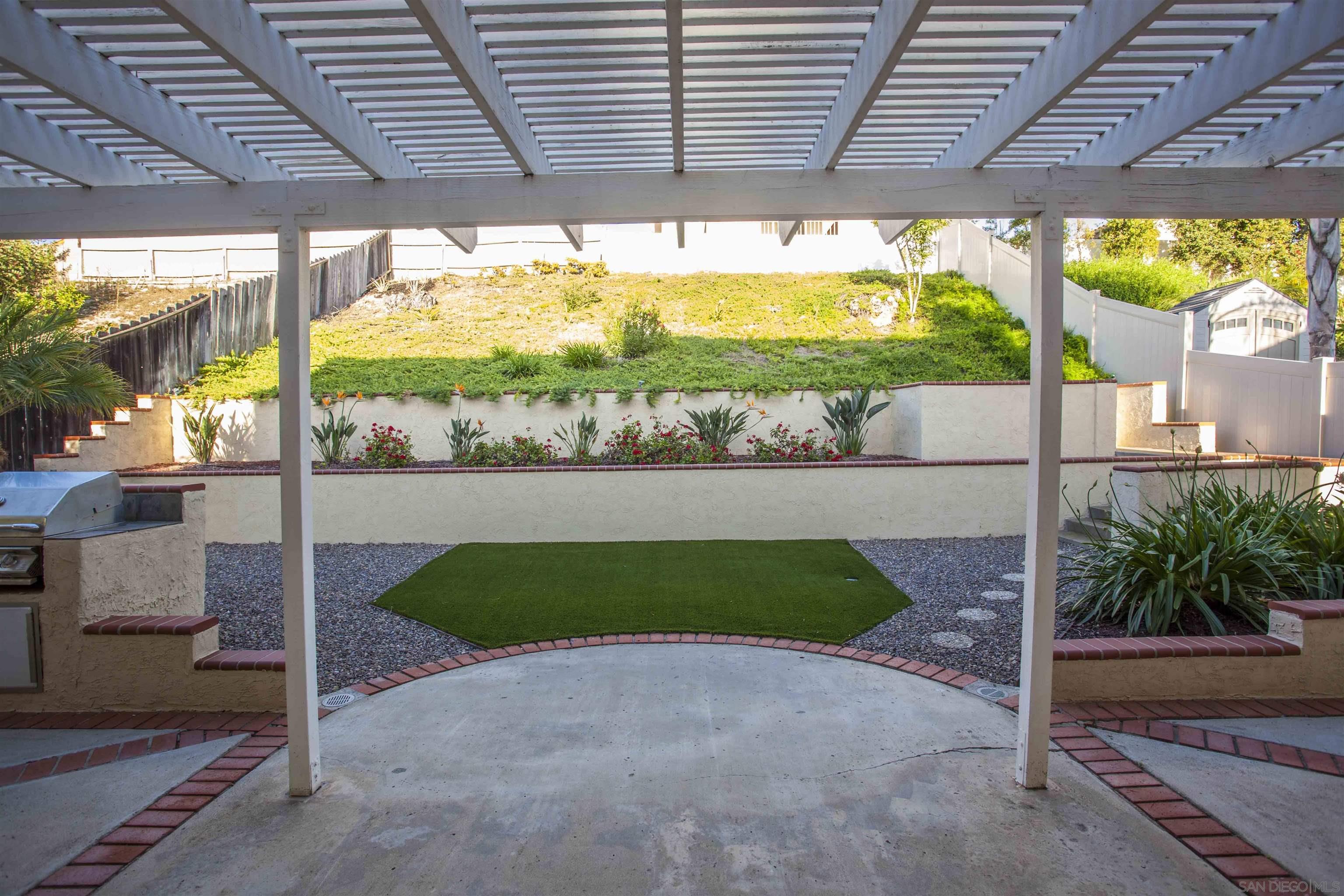 Detail Gallery Image 3 of 56 For 13449  Appalachian, San Diego,  CA 92129 - 5 Beds | 2/1 Baths