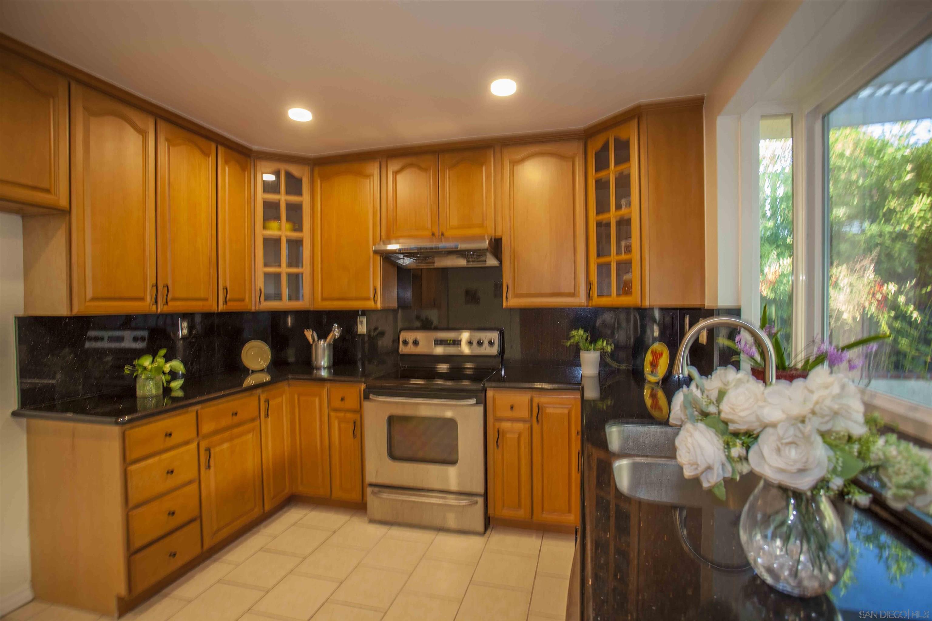 Detail Gallery Image 9 of 56 For 13449  Appalachian, San Diego,  CA 92129 - 5 Beds | 2/1 Baths