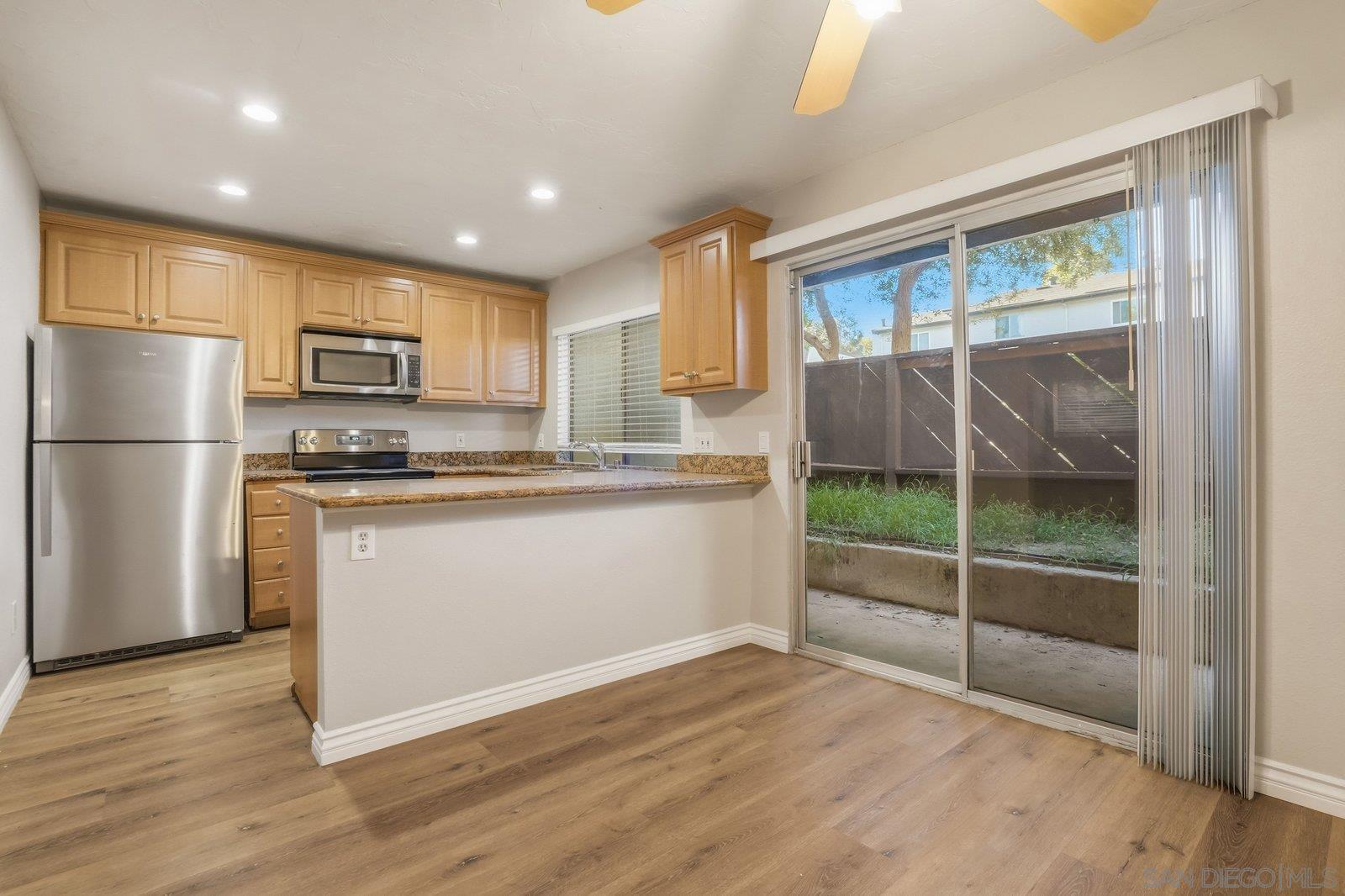 Detail Gallery Image 12 of 41 For 7954  Mission Center Ct  #B,  San Diego,  CA 92108 - 2 Beds | 2 Baths