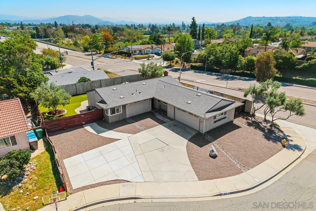 Detail Gallery Image 3 of 41 For 8810  Wigwam Ct, Santee,  CA 92071 - 3 Beds | 2 Baths