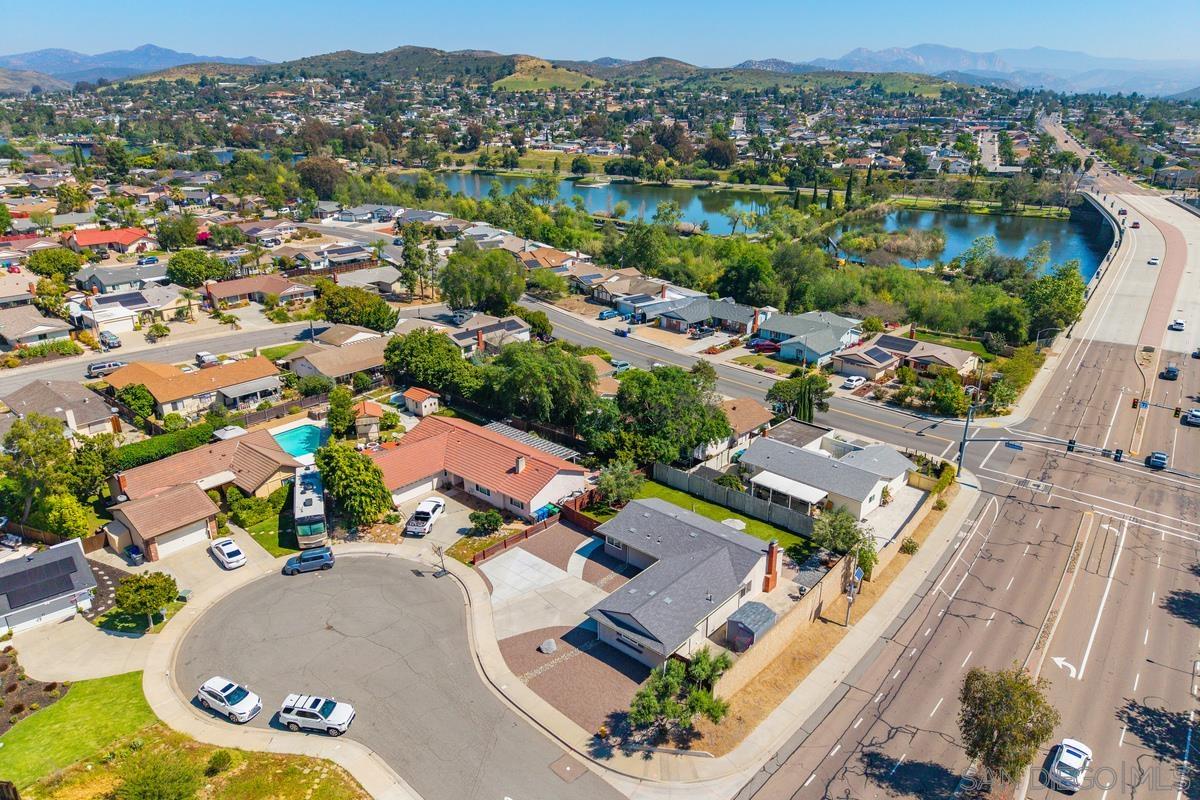 Detail Gallery Image 5 of 41 For 8810  Wigwam Ct, Santee,  CA 92071 - 3 Beds | 2 Baths