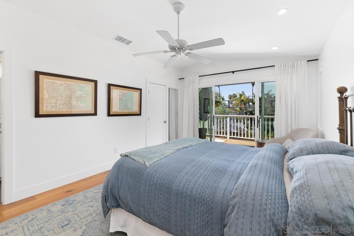 Detail Gallery Image 15 of 46 For 8238  Paseo Del Ocaso, La Jolla,  CA 92037 - 4 Beds | 3 Baths