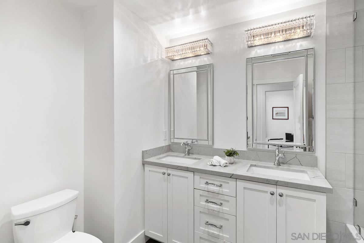 Detail Gallery Image 21 of 46 For 8238  Paseo Del Ocaso, La Jolla,  CA 92037 - 4 Beds | 3 Baths