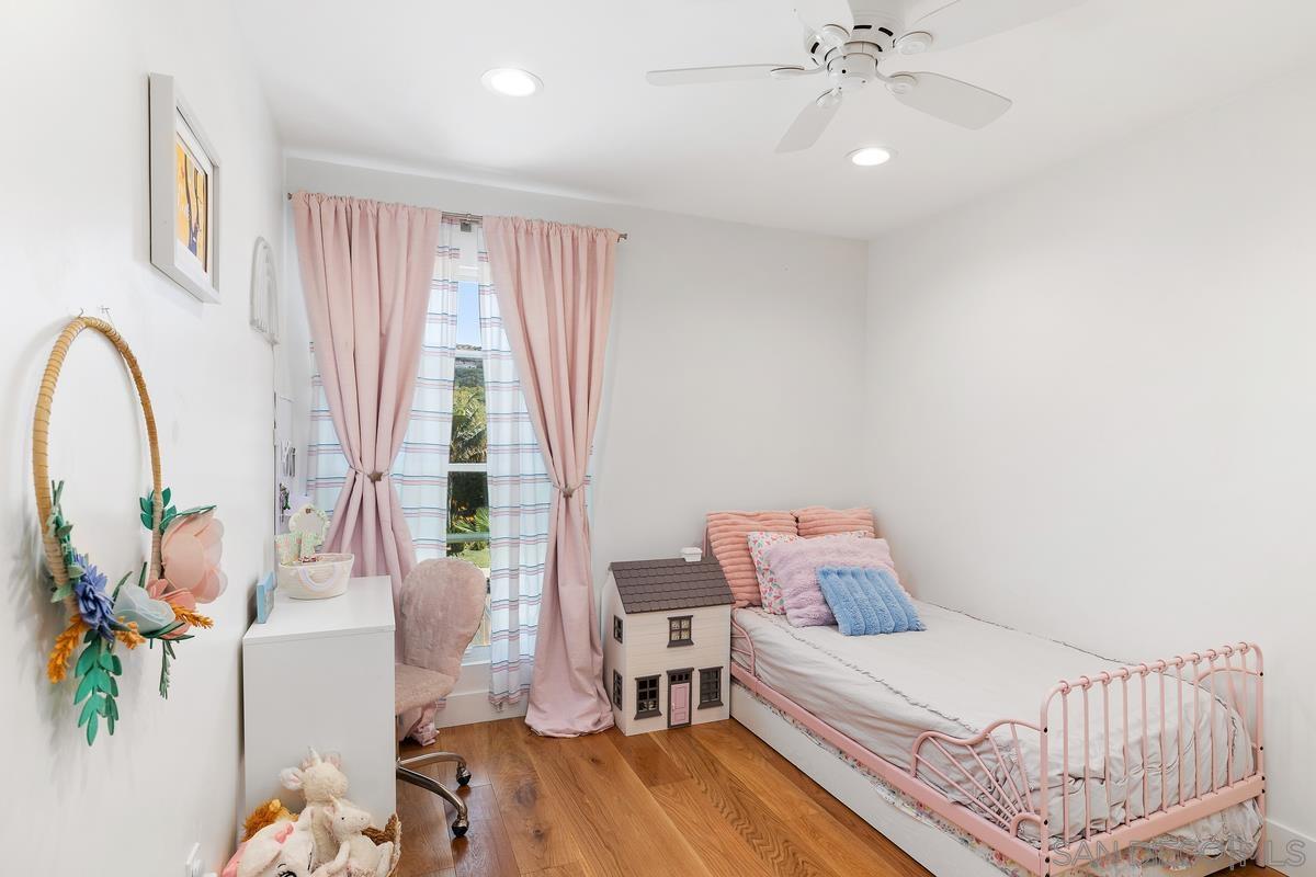 Detail Gallery Image 23 of 46 For 8238  Paseo Del Ocaso, La Jolla,  CA 92037 - 4 Beds | 3 Baths