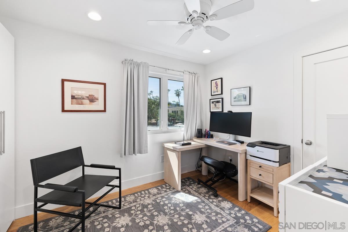 Detail Gallery Image 24 of 46 For 8238  Paseo Del Ocaso, La Jolla,  CA 92037 - 4 Beds | 3 Baths