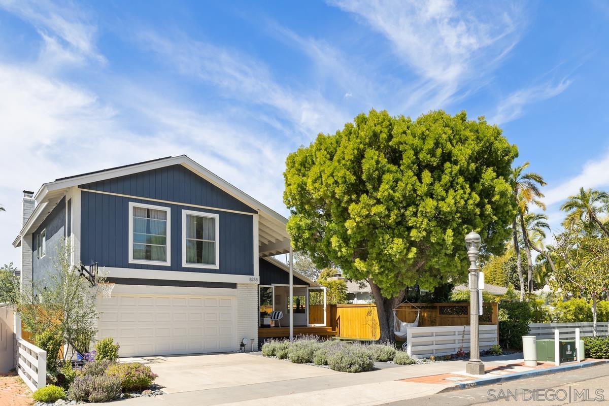 Detail Gallery Image 4 of 46 For 8238  Paseo Del Ocaso, La Jolla,  CA 92037 - 4 Beds | 3 Baths