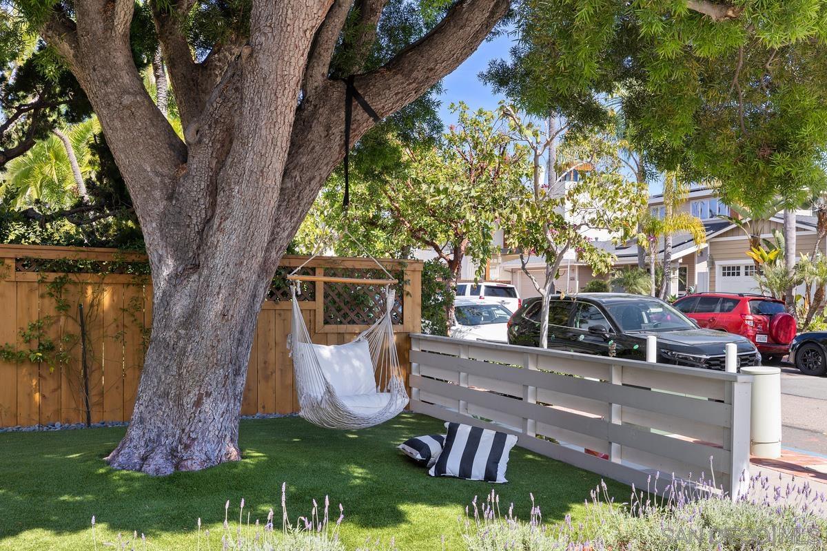 Detail Gallery Image 36 of 46 For 8238  Paseo Del Ocaso, La Jolla,  CA 92037 - 4 Beds | 3 Baths