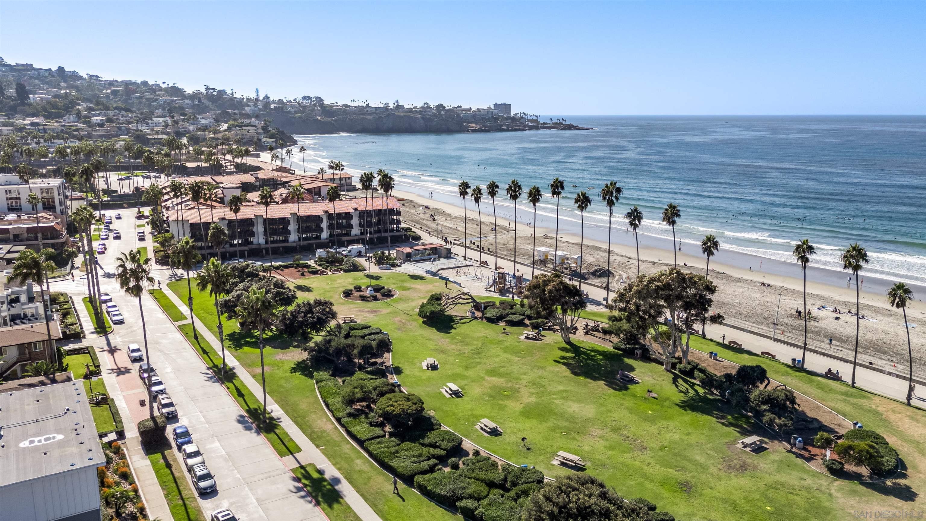 Detail Gallery Image 39 of 46 For 8238  Paseo Del Ocaso, La Jolla,  CA 92037 - 4 Beds | 3 Baths