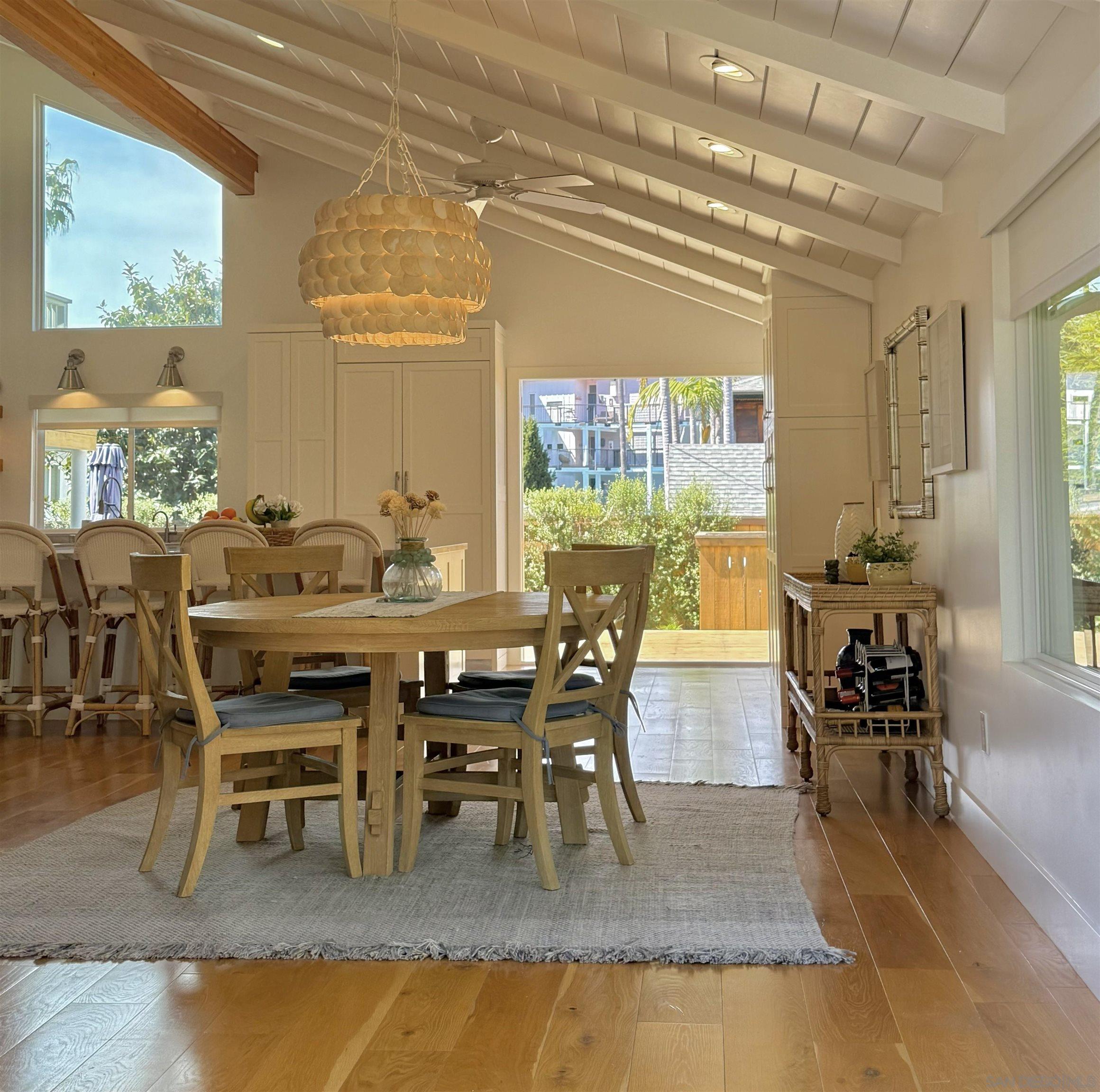 Detail Gallery Image 5 of 46 For 8238  Paseo Del Ocaso, La Jolla,  CA 92037 - 4 Beds | 3 Baths