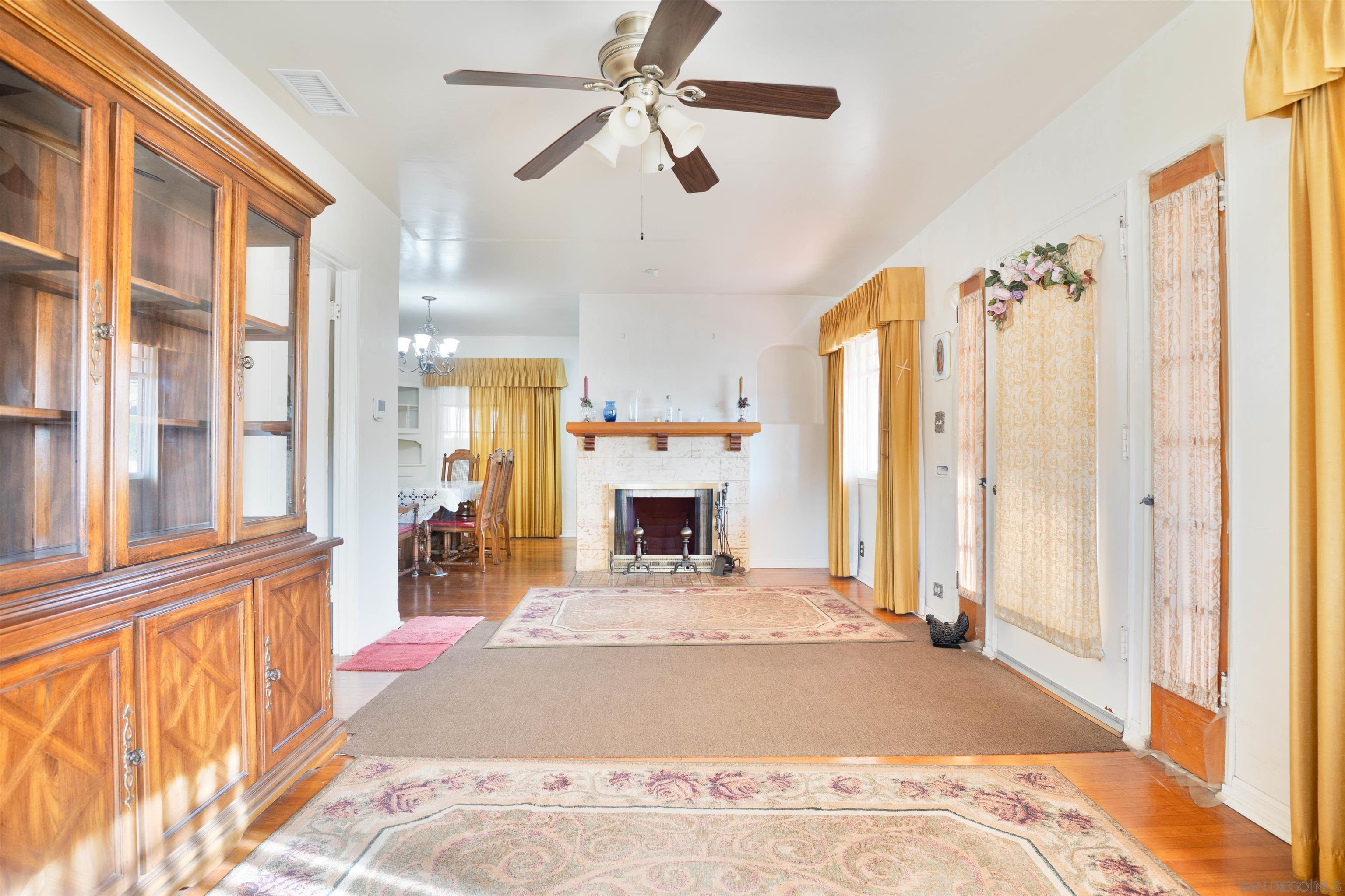 Detail Gallery Image 2 of 20 For 3504  31st, San Diego,  CA 92104 - 3 Beds | 1 Baths