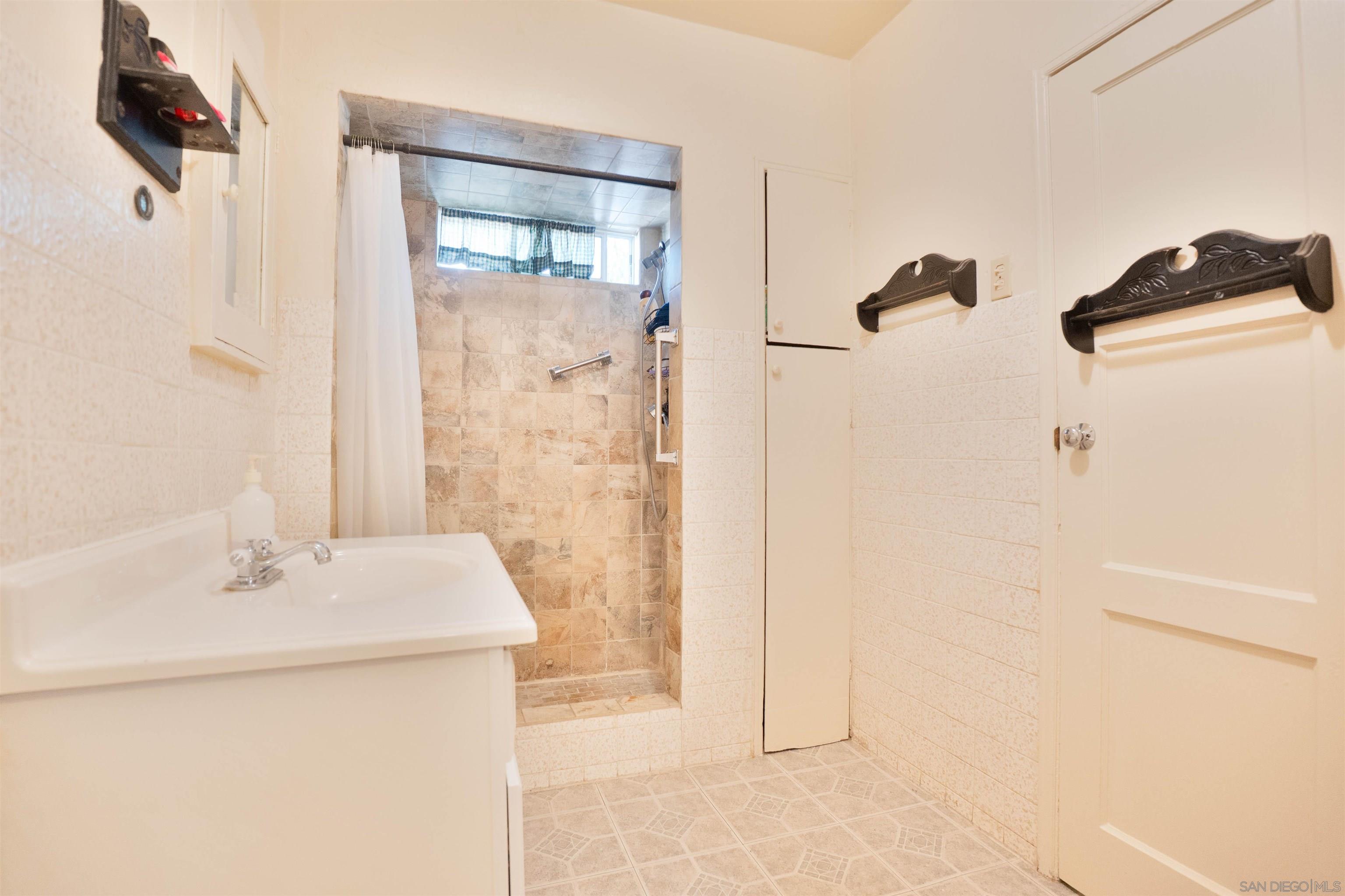 Detail Gallery Image 14 of 20 For 3504  31st, San Diego,  CA 92104 - 3 Beds | 1 Baths