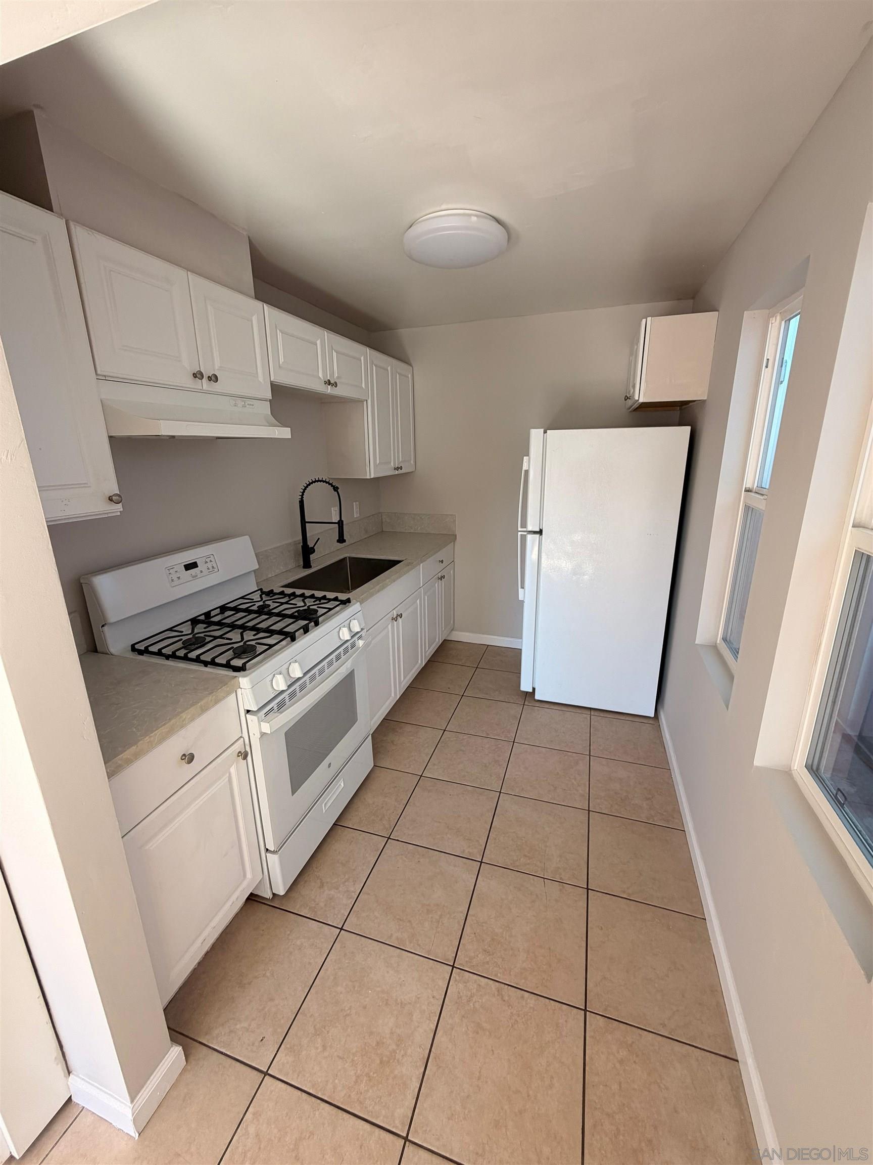 Detail Gallery Image 6 of 27 For 1231-33  Hoover Ave, National City,  CA 91950 - – Beds | – Baths