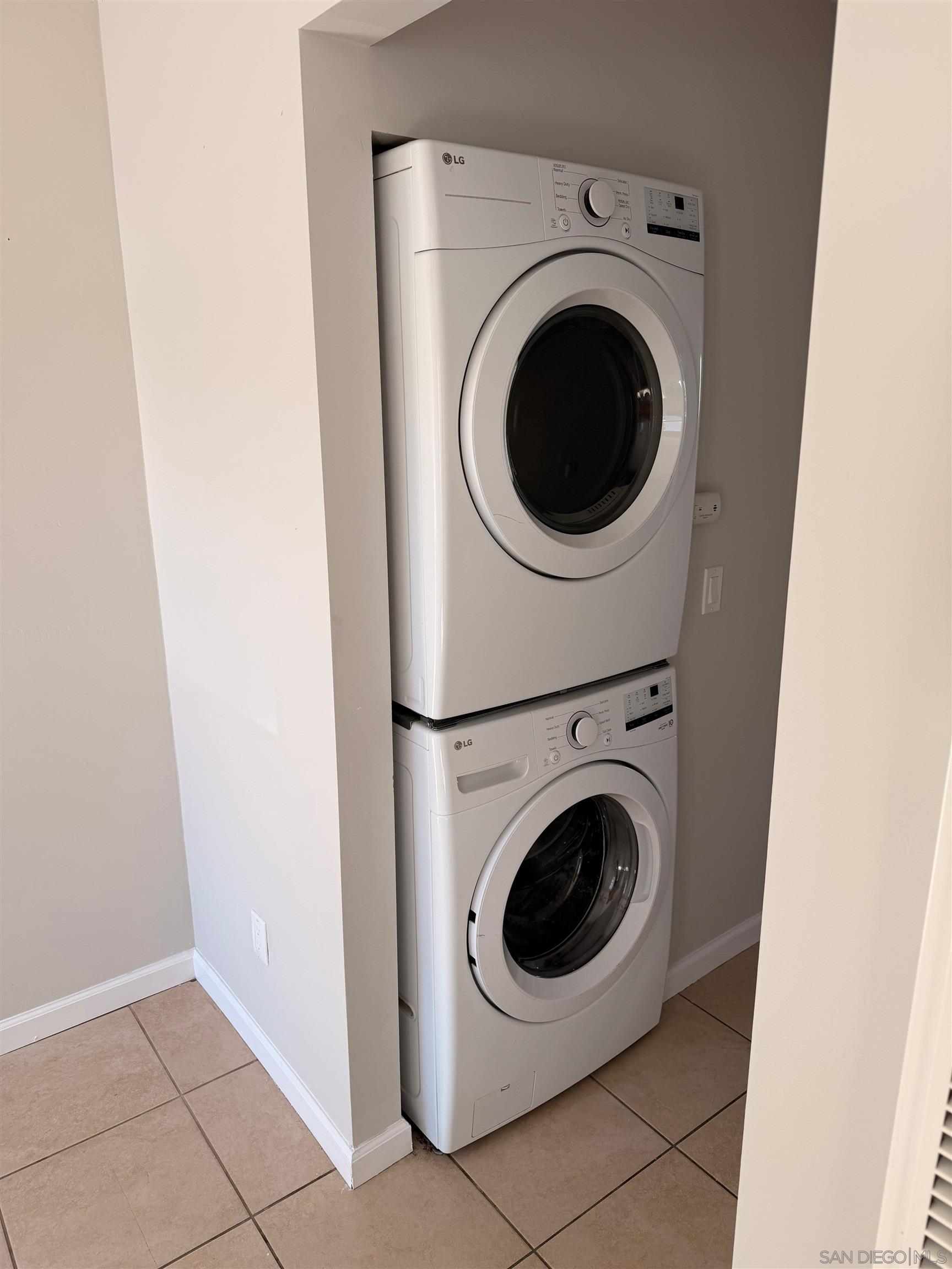 Detail Gallery Image 8 of 27 For 1231-33  Hoover Ave, National City,  CA 91950 - – Beds | – Baths