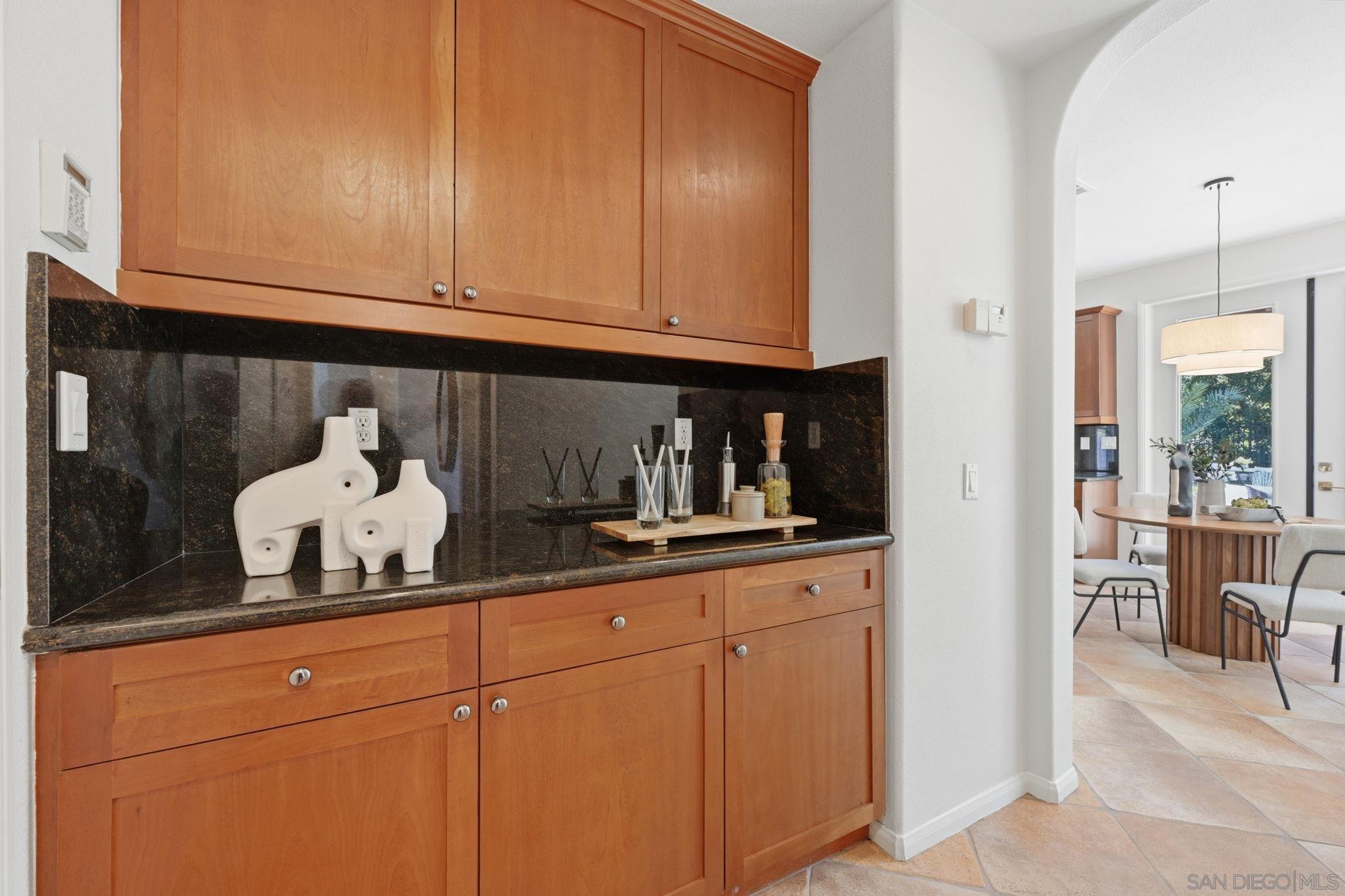 Detail Gallery Image 13 of 52 For 3394  Holly Oak Ln, Escondido,  CA 92027 - 5 Beds | 3 Baths