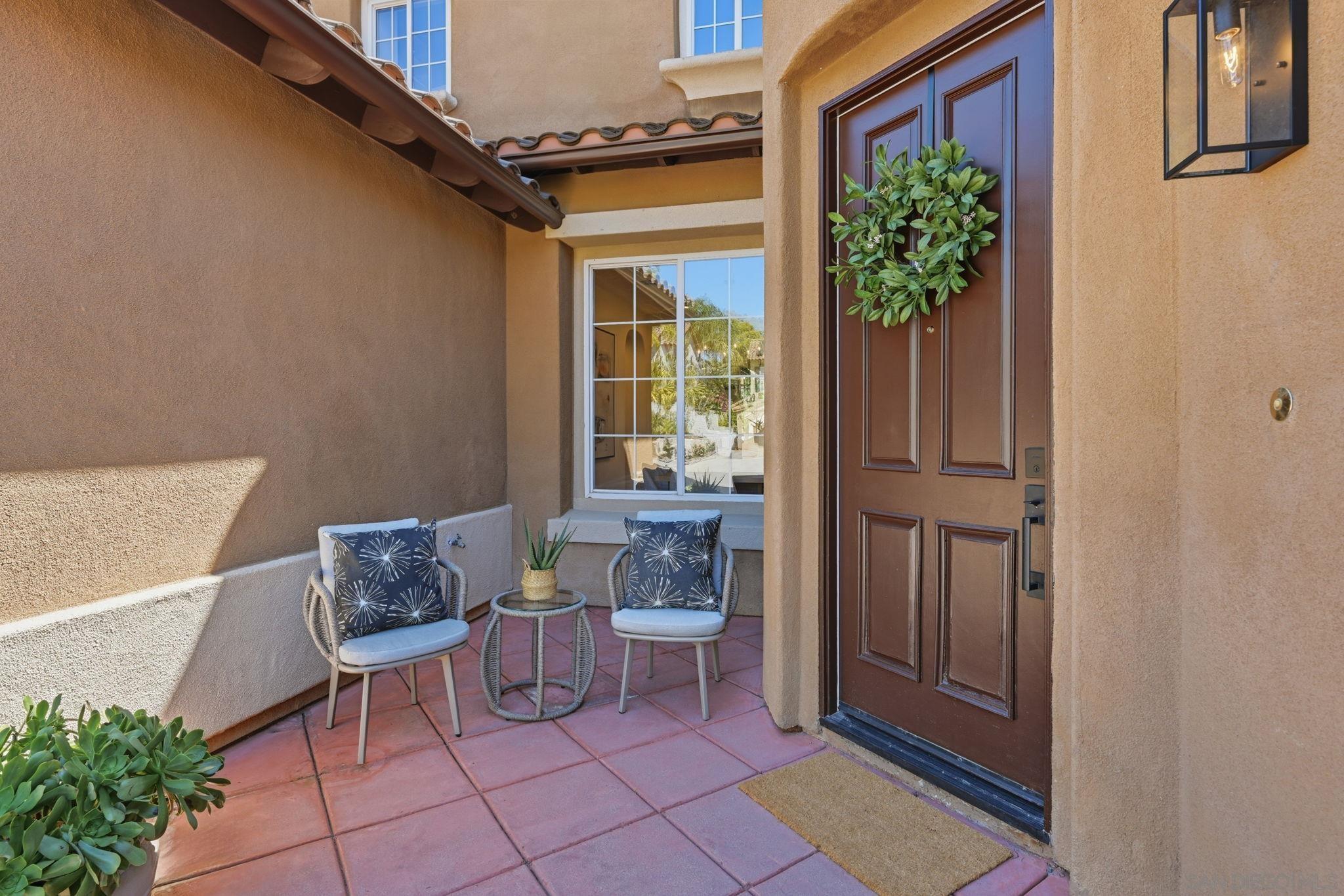 Detail Gallery Image 3 of 52 For 3394  Holly Oak Ln, Escondido,  CA 92027 - 5 Beds | 3 Baths