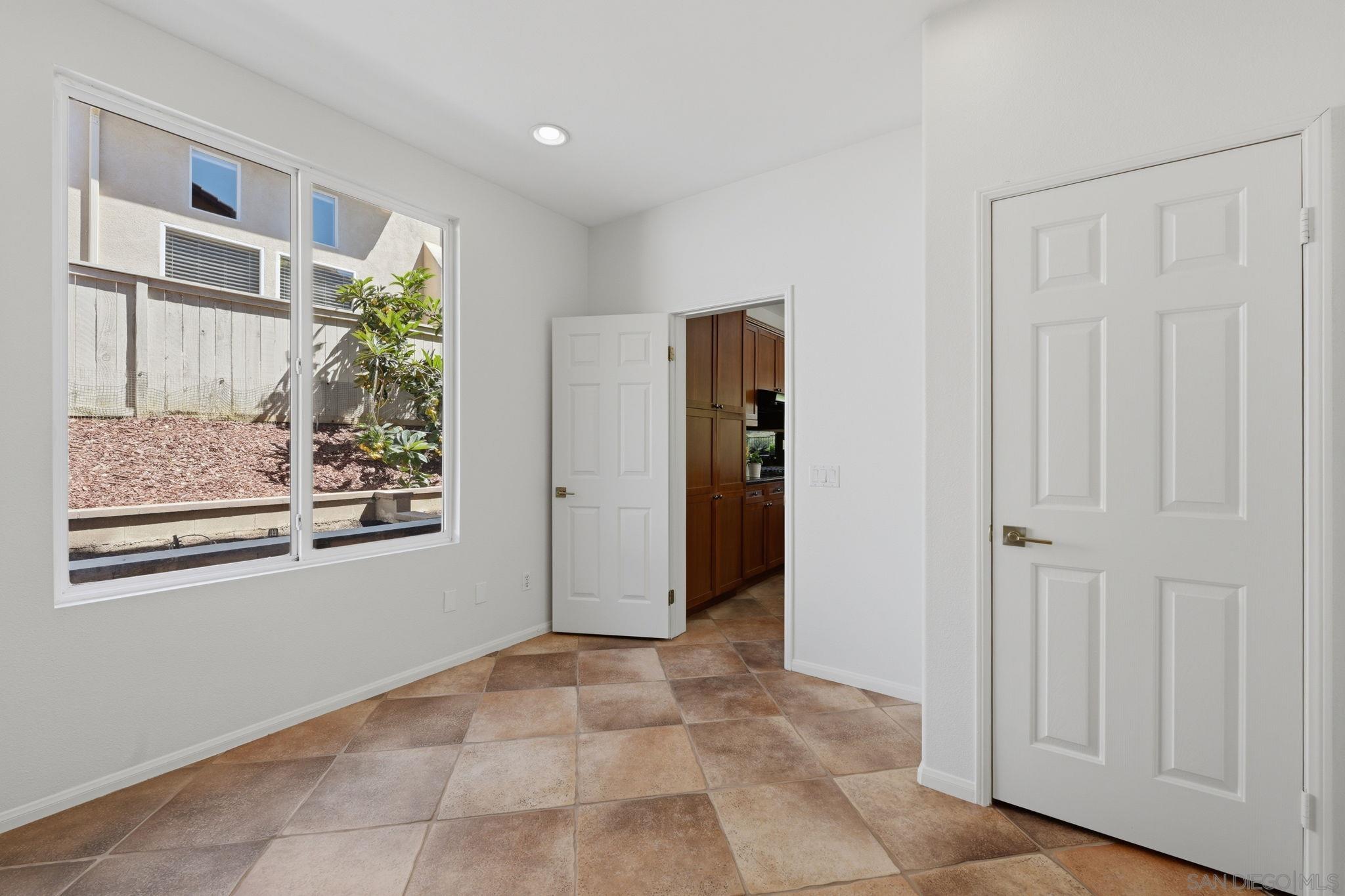 Detail Gallery Image 23 of 52 For 3394  Holly Oak Ln, Escondido,  CA 92027 - 5 Beds | 3 Baths